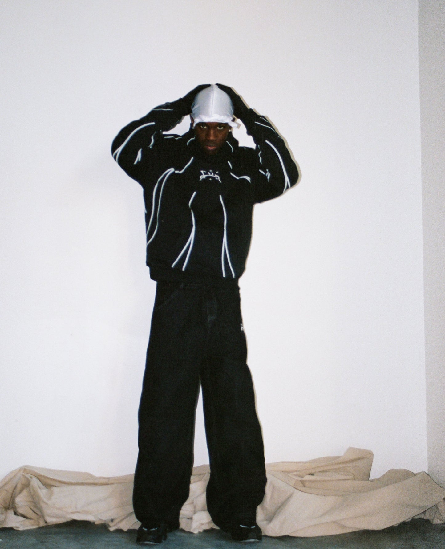Hoodie Line Dark